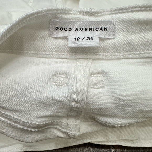 Good American Good '90s High Waist Denim Cutoff Shorts Size 12/31 White - Picture 8 of 12